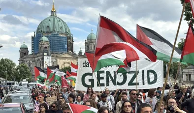 Berlin’de İsrail’in Filistin ve Lübnan’a saldırıları protesto edildi
