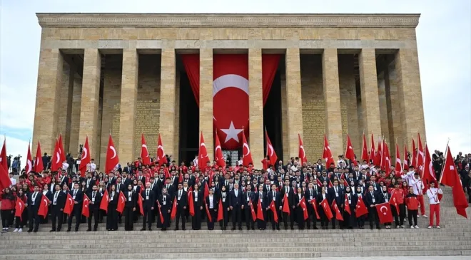 Yurdun 81 ilinden gelen gençler Anıtkabir’i ziyaret etti