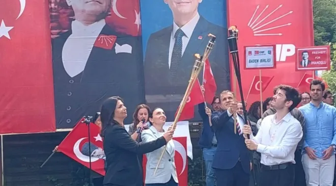 CHP Baden Birliği 19 Mayıs etkinliğinde aydınlık meşalesi yakıldı