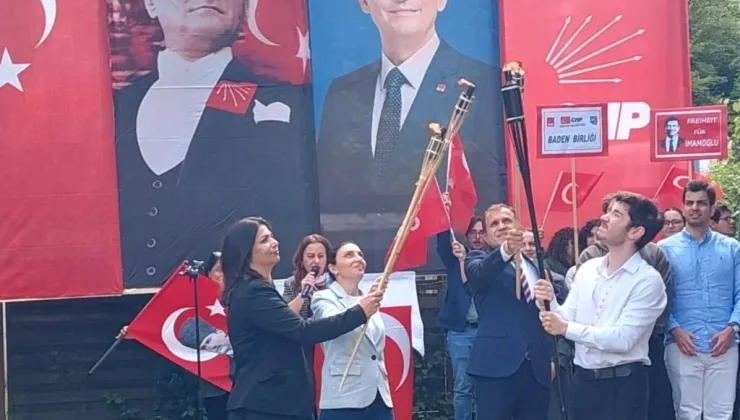 CHP Baden Birliği 19 Mayıs etkinliğinde aydınlık meşalesi yakıldı