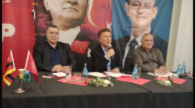 CHP Giessen Birliği’nin “Cumhuriyet” konulu paneli yoğun ilgi gördü