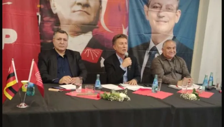 CHP Giessen Birliği’nin “Cumhuriyet” konulu paneli yoğun ilgi gördü