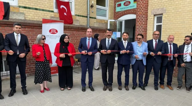 Chemnitz DİTİB Fatih Camii dualarla İbadete açıldı