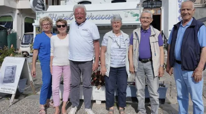 İzmir’de sezon açıldı, ilk yabancı turist grupları geldi