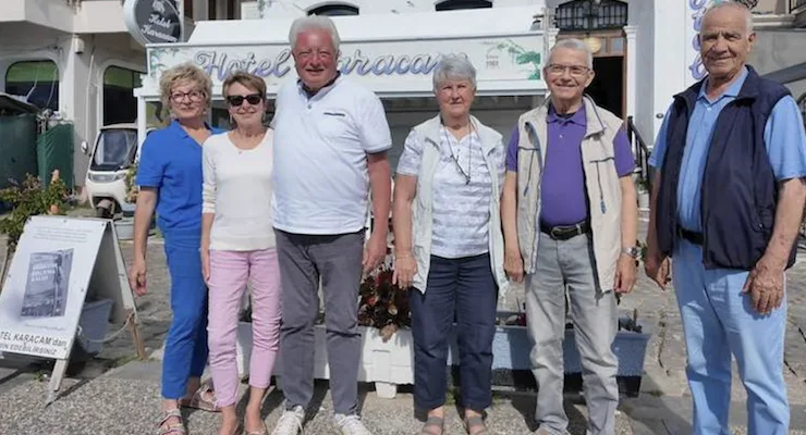 İzmir’de sezon açıldı, ilk yabancı turist grupları geldi