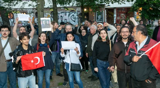 Berlinli CHP’lilerden “Mutlak Butlan” Protestosu