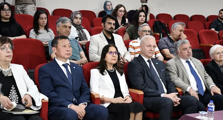 1926 Bakü Türkoloji Kurultayı Vizyonu ve Türk Akademisi