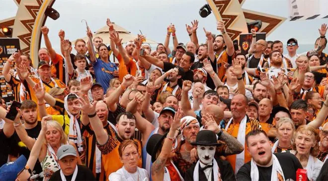 Acun Ilıcalı Hull City taraftarlarıyla Kemer’de buluştu