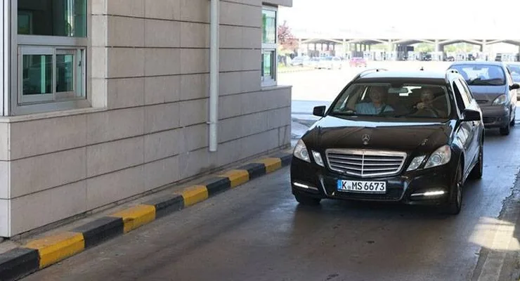 Gurbetçilerin yaz tatili yolculuğu Türkiye’ye girişlerle başladı
