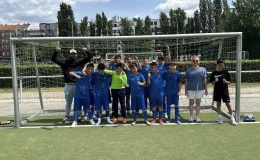 Aziz Nesin İlkokulu Futbol Takımı Berlin Şampiyonası Yarı Finalinde