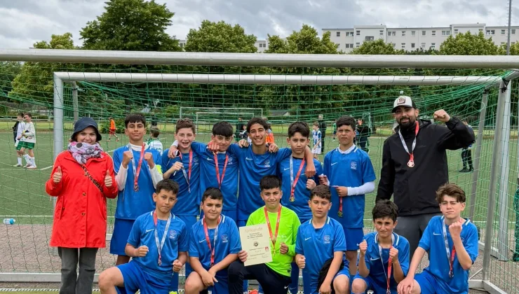 Berlin Aziz Nesin İlkokulu’ndan Çifte Spor Başarısı