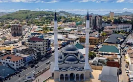 Tanzanya’da Osmanlı mimarisiyle bir cami
