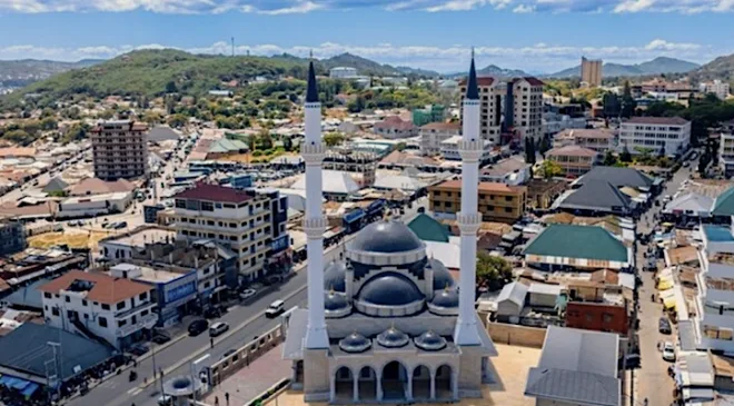 Tanzanya’da Osmanlı mimarisiyle bir cami